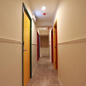 Colorz Hostel